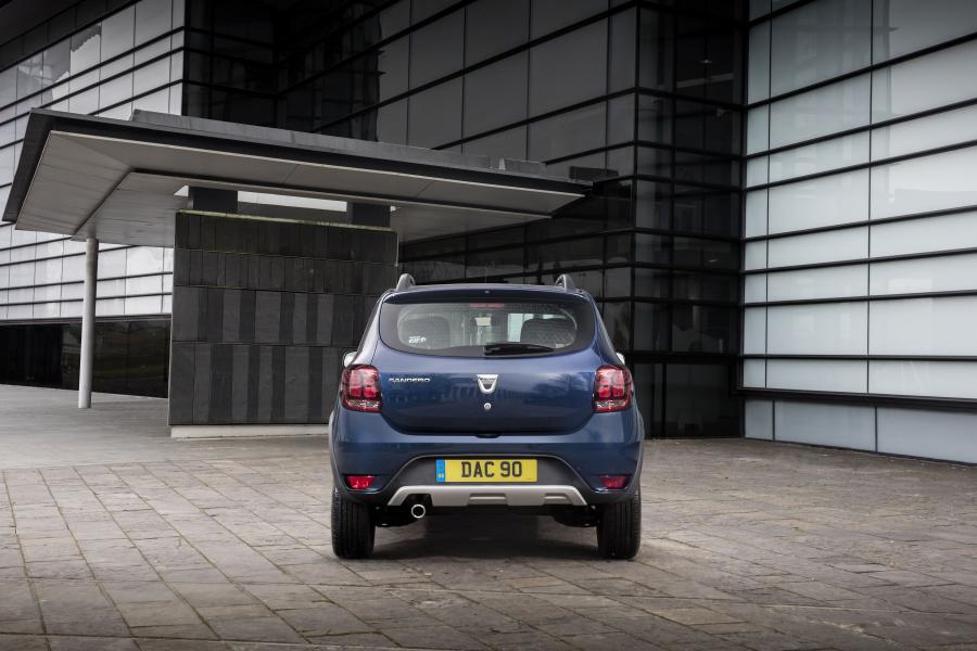  Dacia Sandero Stepway 2017 года  (UK) (фото 21 из 30)